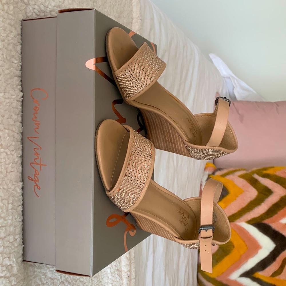 Crown Vintage Nude Wedges Sandals Size 7